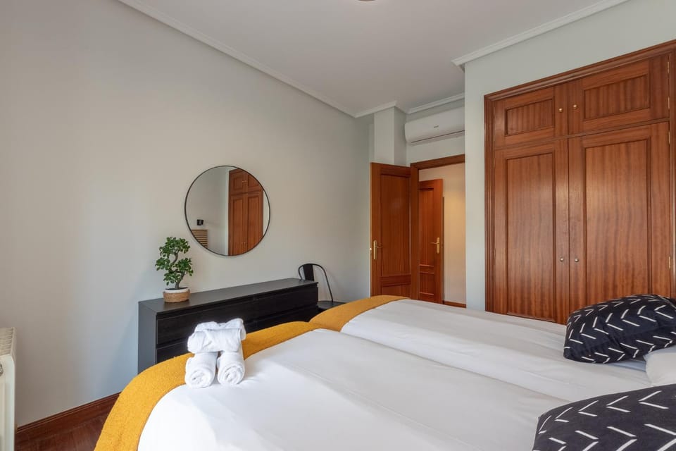 Bed, Photo of the whole room, Bedroom, wardrobe
