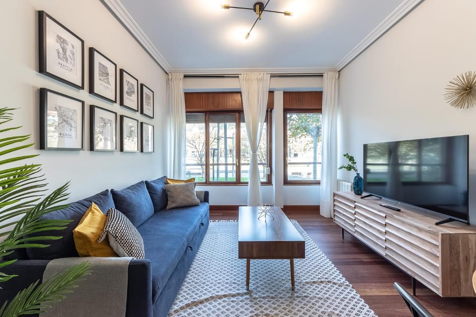 Communal lounge/ TV room, TV and multimedia, Living room, Seating area