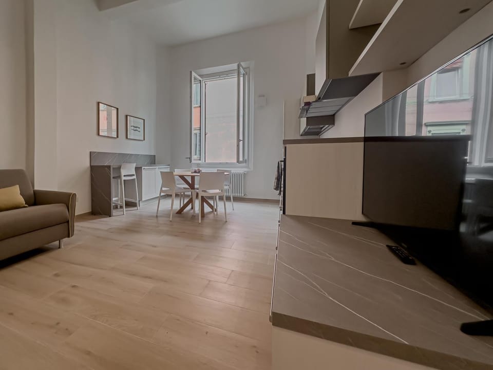 Living room, Dining area