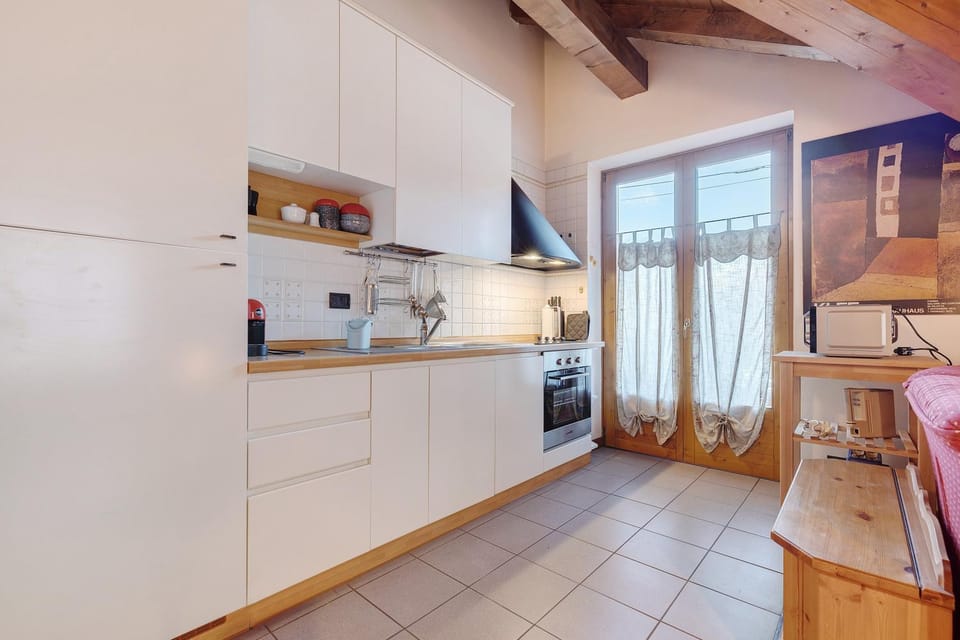 Property building, Kitchen or kitchenette, Living room