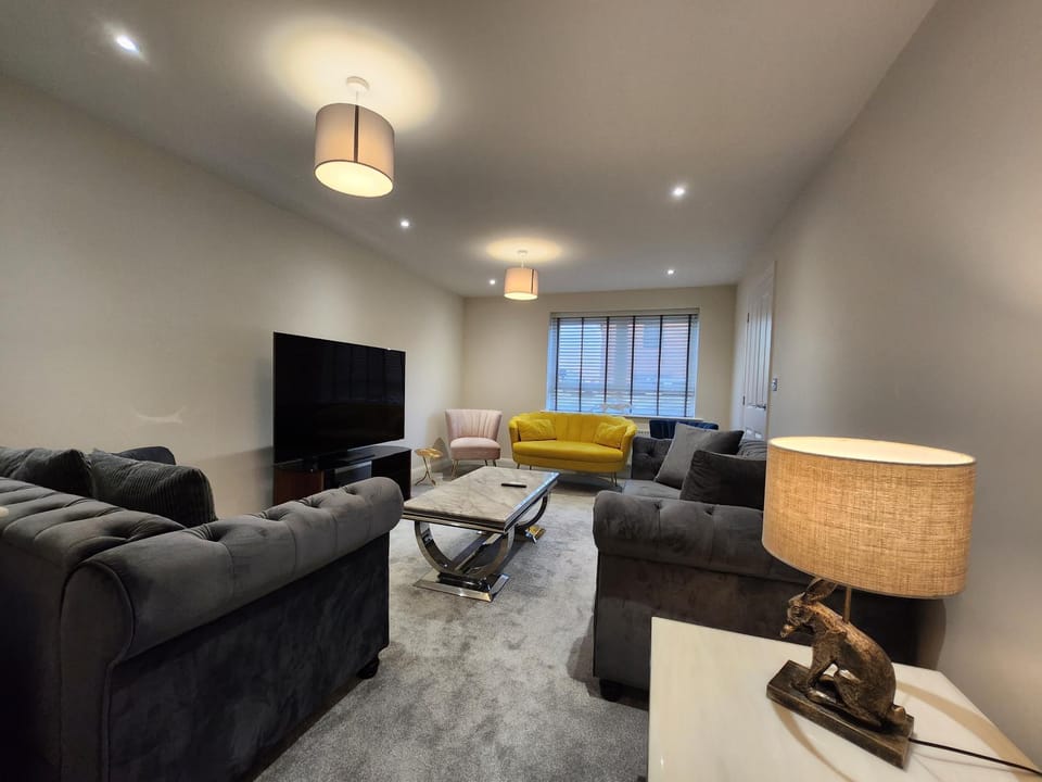 TV and multimedia, Living room, Seating area