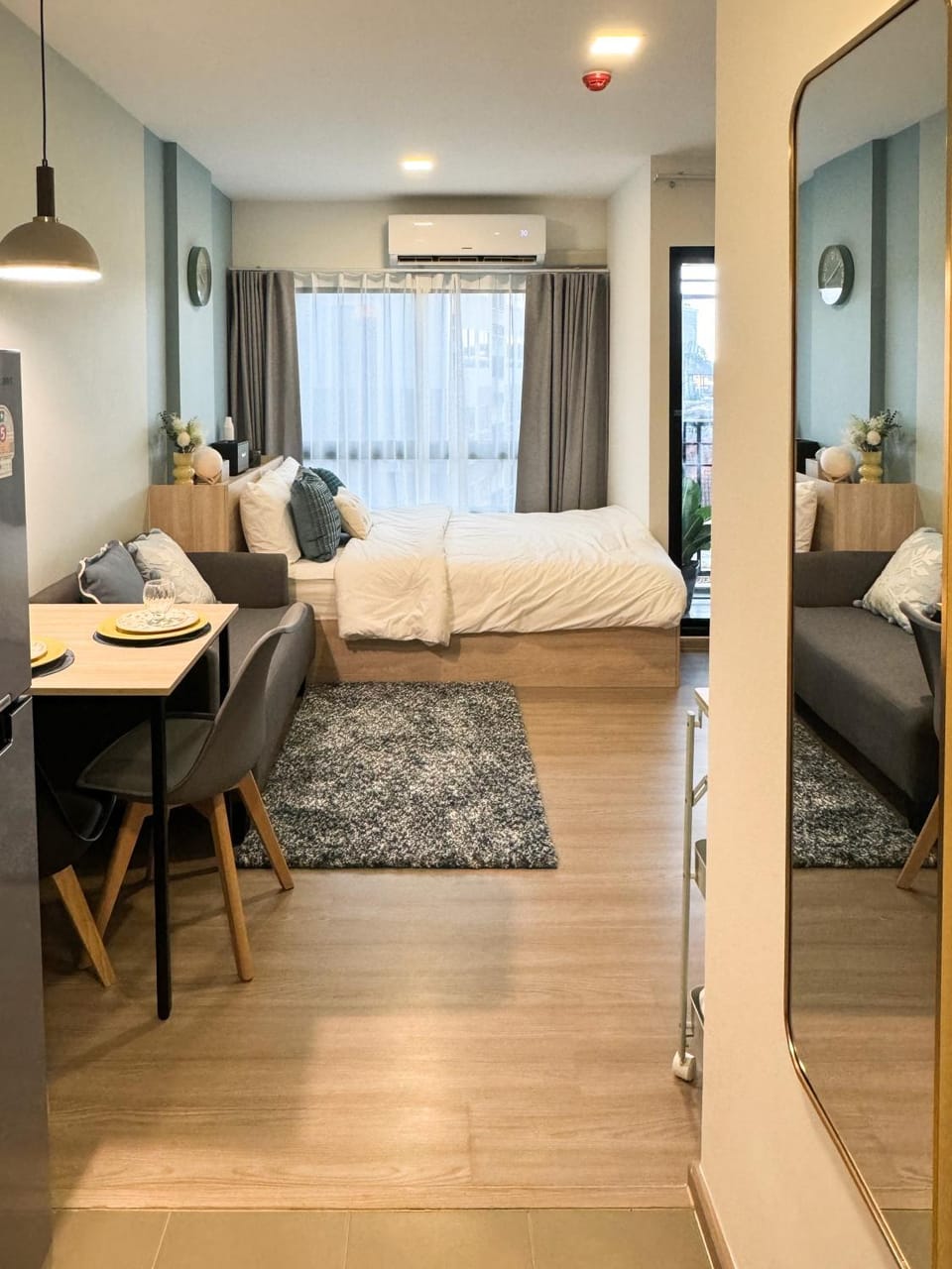 Photo of the whole room