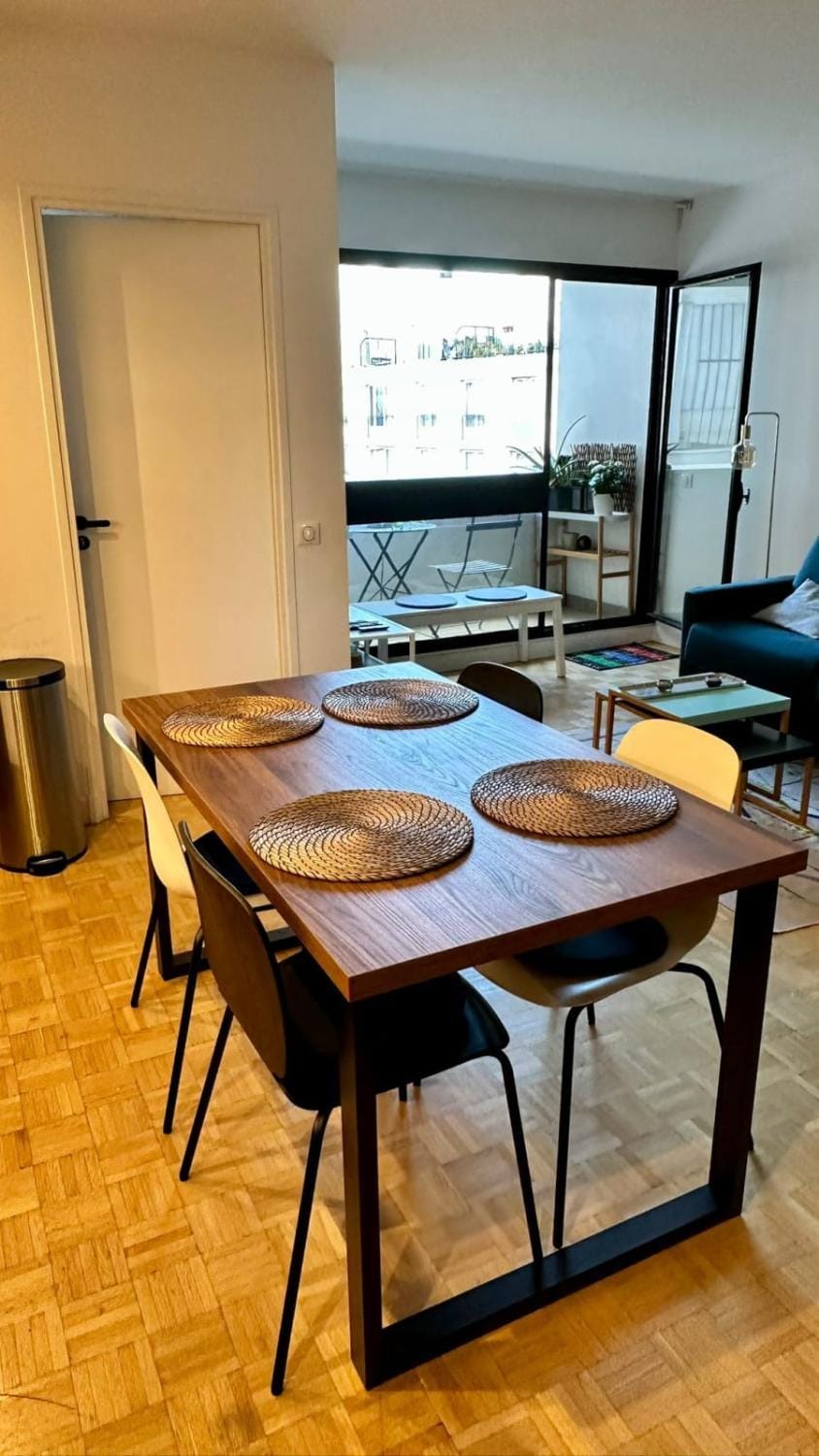 Charming T2 with balcony near the Bastille Apartment in Paris