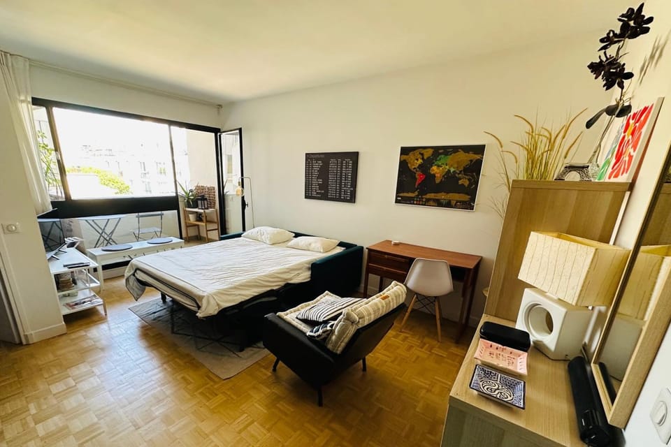 Charming T2 with balcony near the Bastille Apartment in Paris