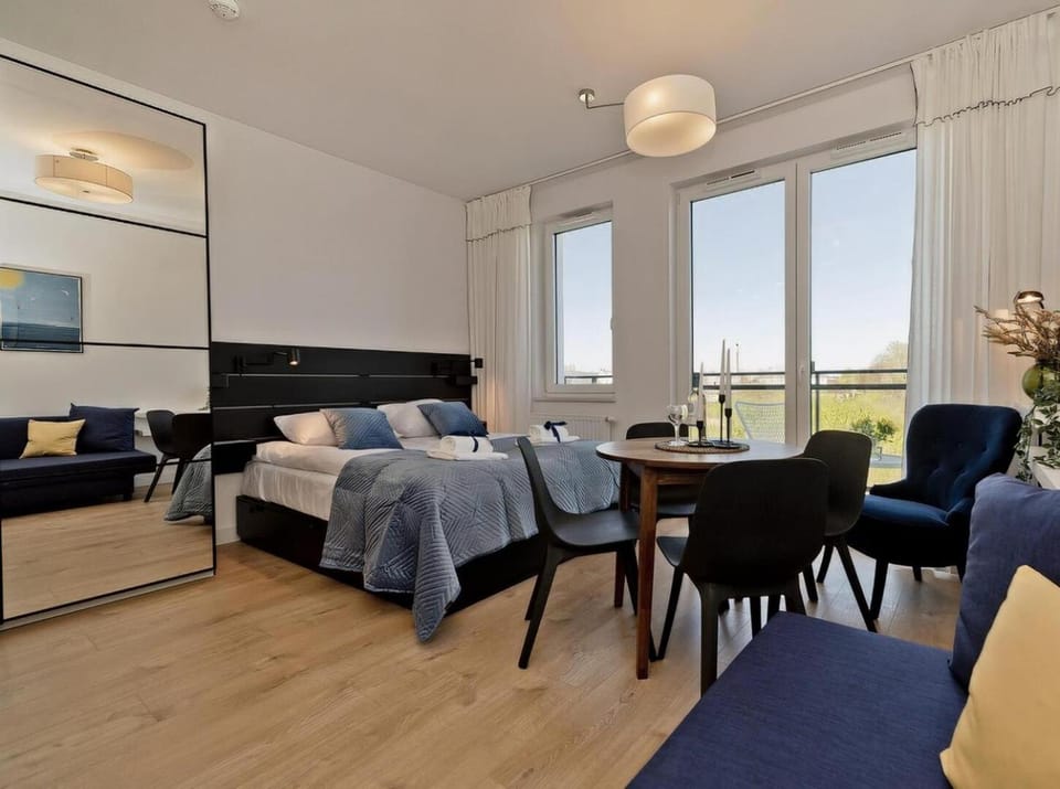 Bed, Balcony/Terrace, Living room, Photo of the whole room, Seating area, Dining area, Bedroom
