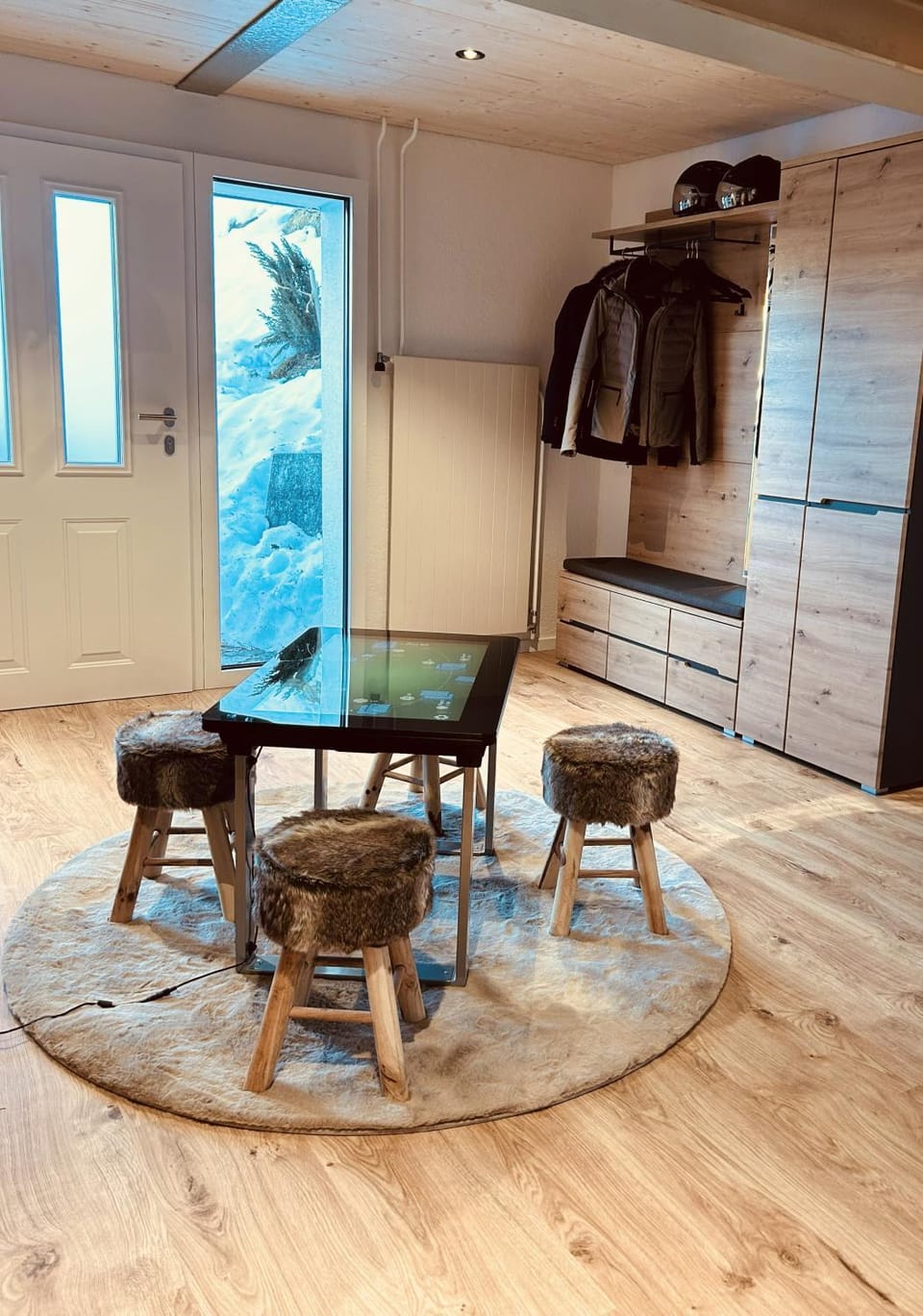 Game Room, Seating area