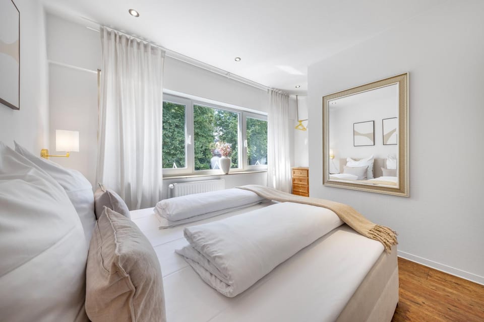 View (from property/room), View (from property/room), Bedroom