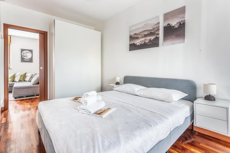 Bed, Living room, Photo of the whole room, Bedroom