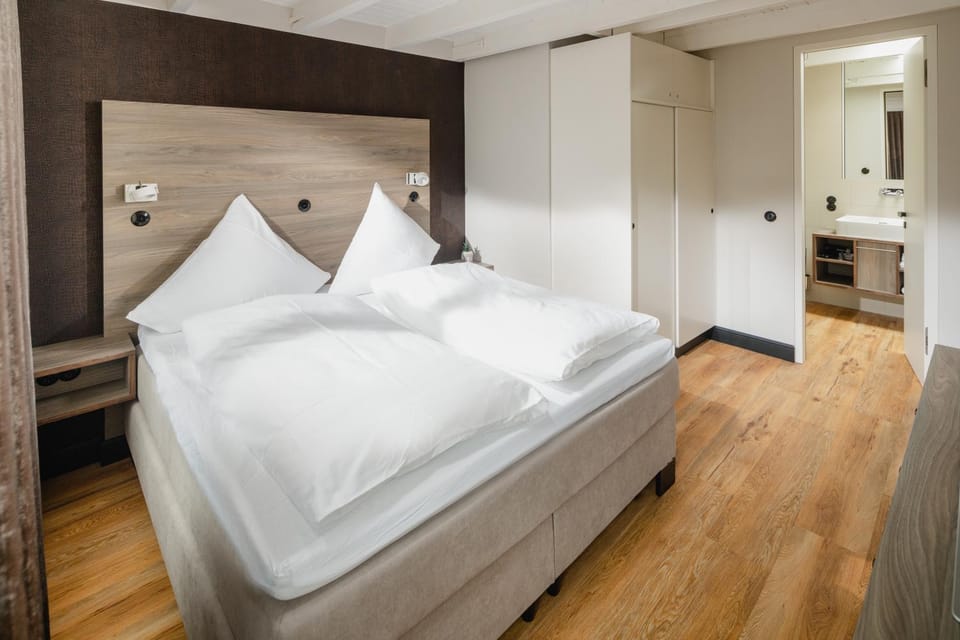 Bed, Bedroom, wardrobe