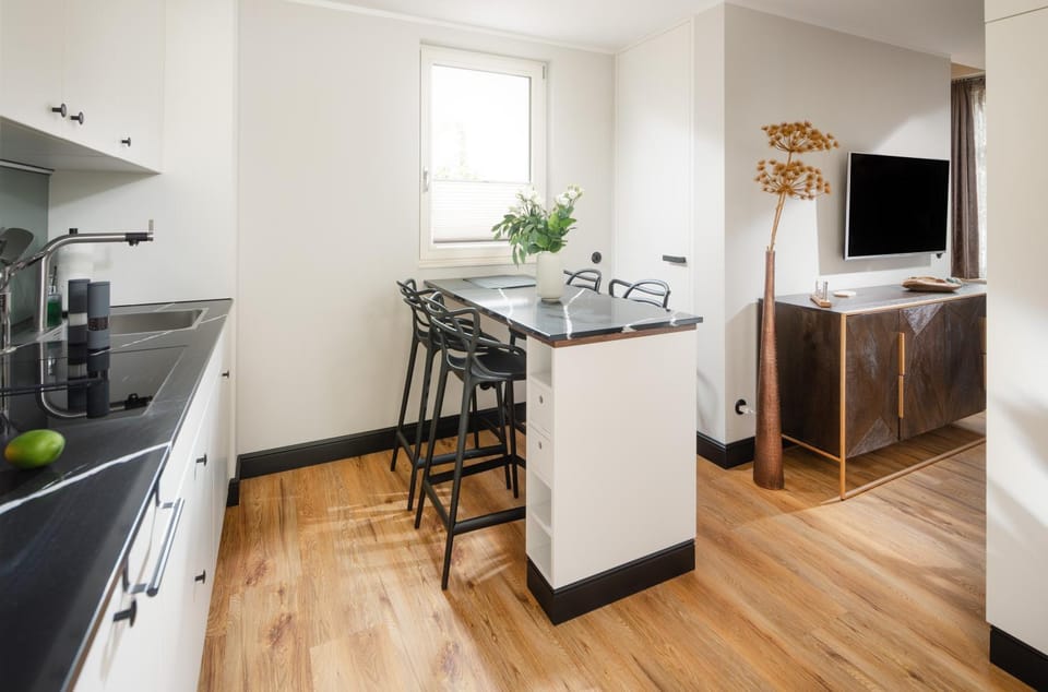 TV and multimedia, Kitchen or kitchenette, Dining area