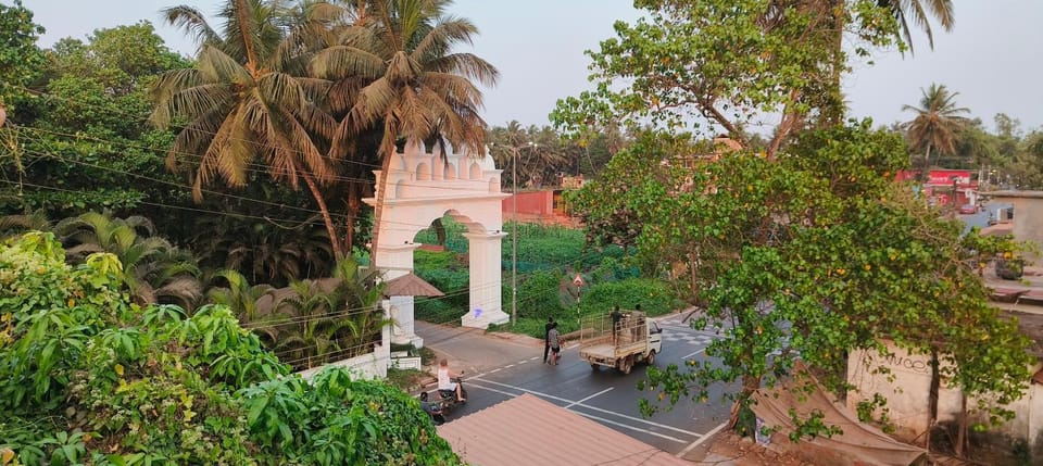 Nearby landmark, Location