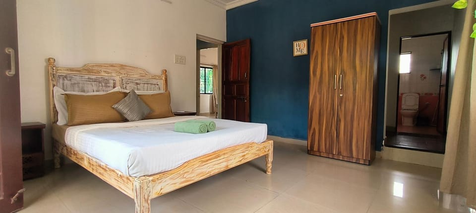 Bed, Photo of the whole room
