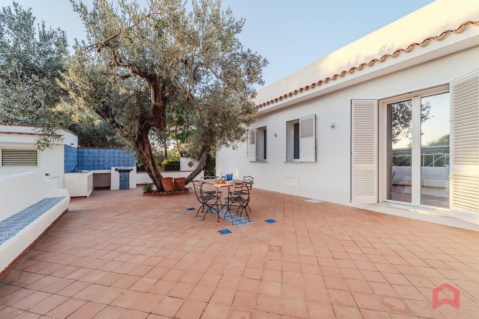 Property building, Patio, Dining area