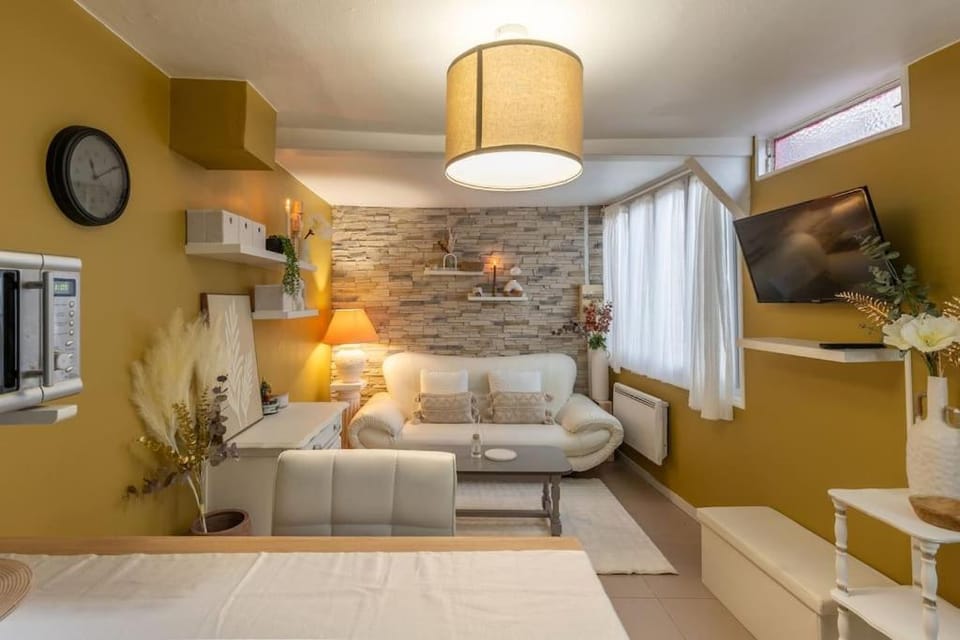 Hidden Chic Apartment in Orléans