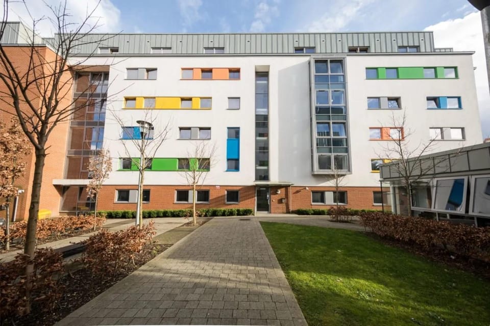 Fitzroy Court near Luton Airport Apartment in Luton