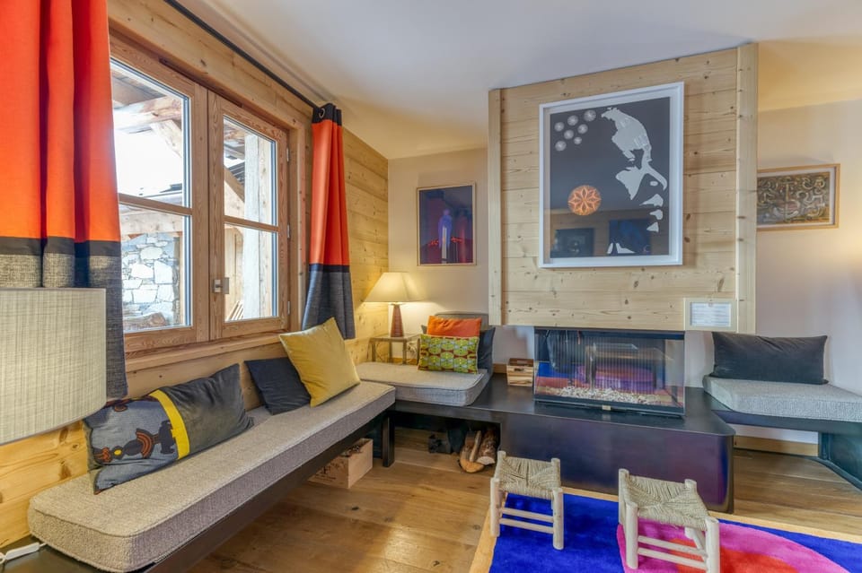 Property building, Living room