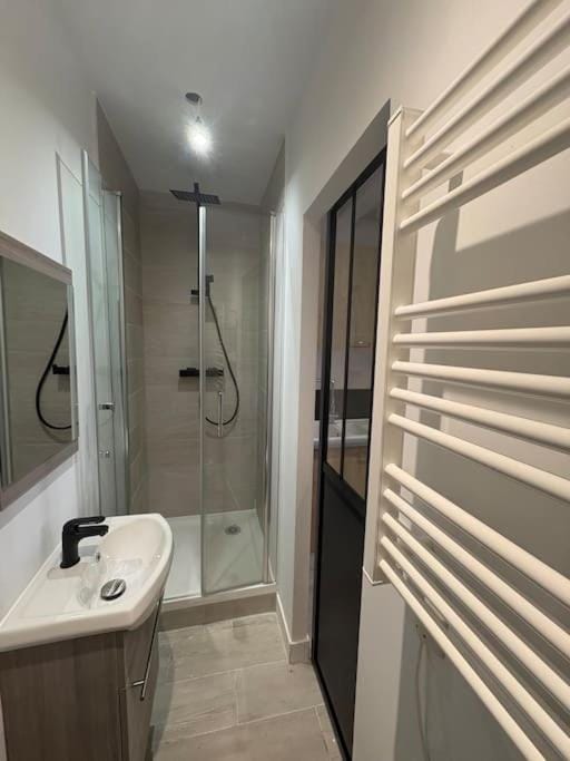 Le 71 - Love Room Cozy - Disney 20min Apartment in Île-de-France