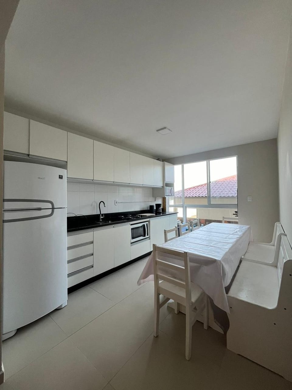 Kitchen or kitchenette, minibar, oven