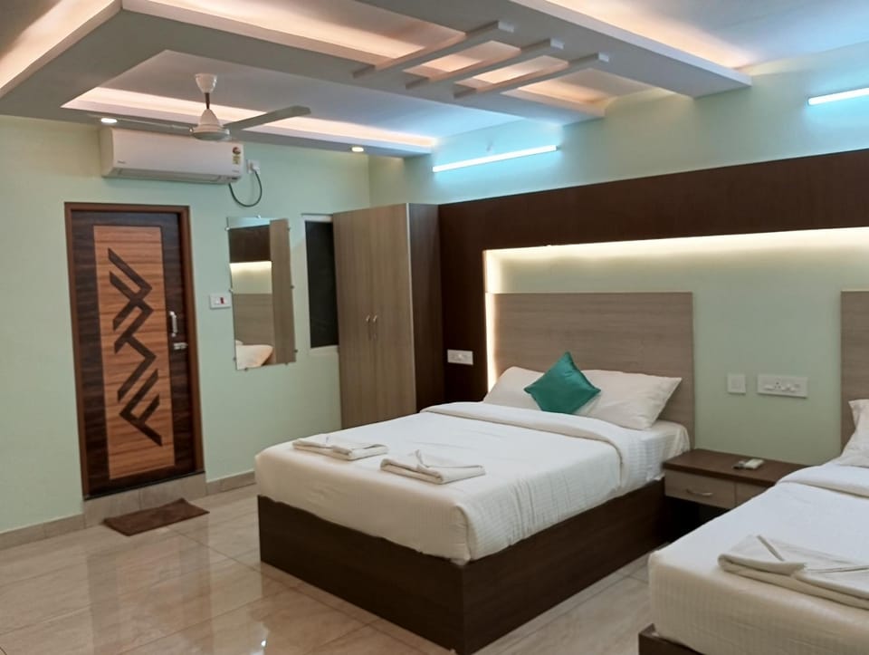 Bed, Photo of the whole room, air conditioner