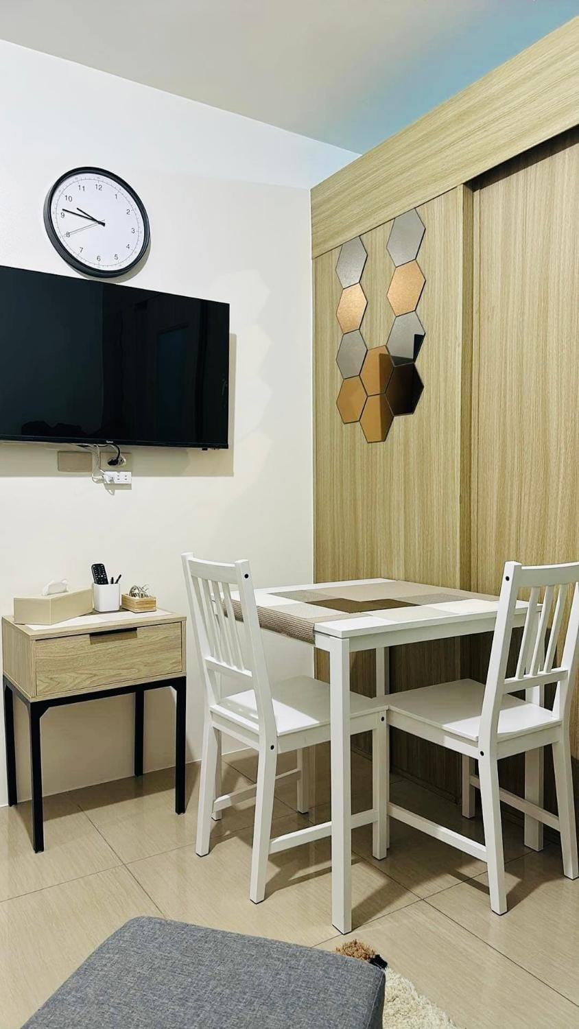 Dining area, Evening entertainment