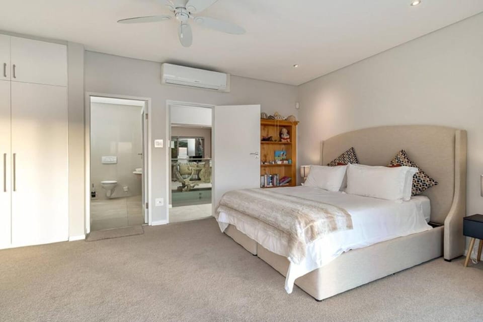 4 Bedroom Villa Cramond in Camps Bay House in Camps Bay