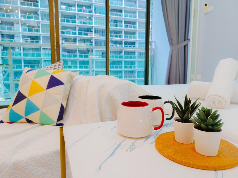 Bed, Living room, Seating area, Bedroom