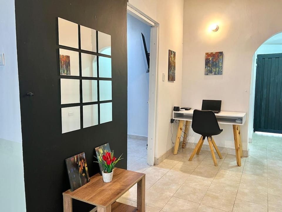 Casa Tradicional Remodelada en Envigado con Patio House in Envigado