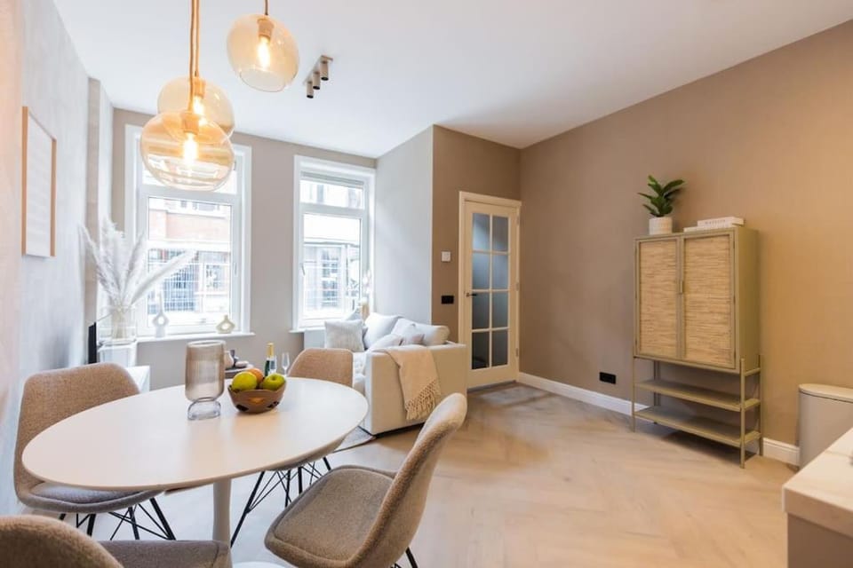 Haya Beachhouse - Queen Apartment in The Hague