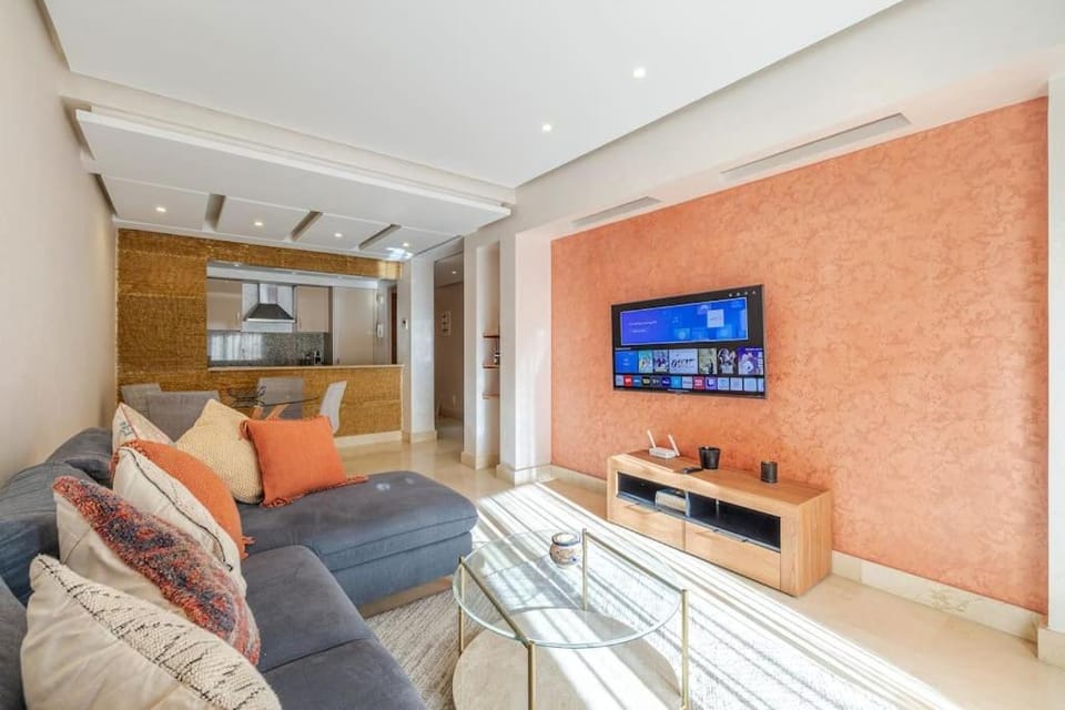 Communal lounge/ TV room, TV and multimedia, Living room, Seating area, Evening entertainment
