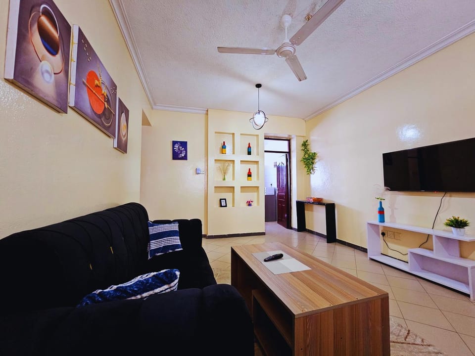 Communal lounge/ TV room, TV and multimedia, Living room, Seating area