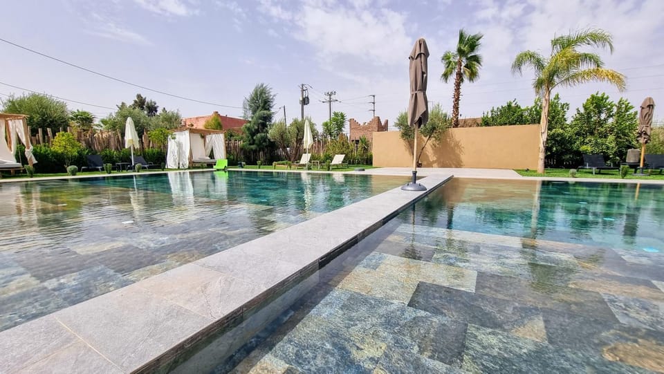 Property building, Day, Garden, Garden view, Pool view, Swimming pool