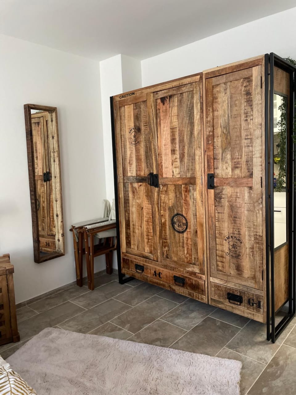 wardrobe