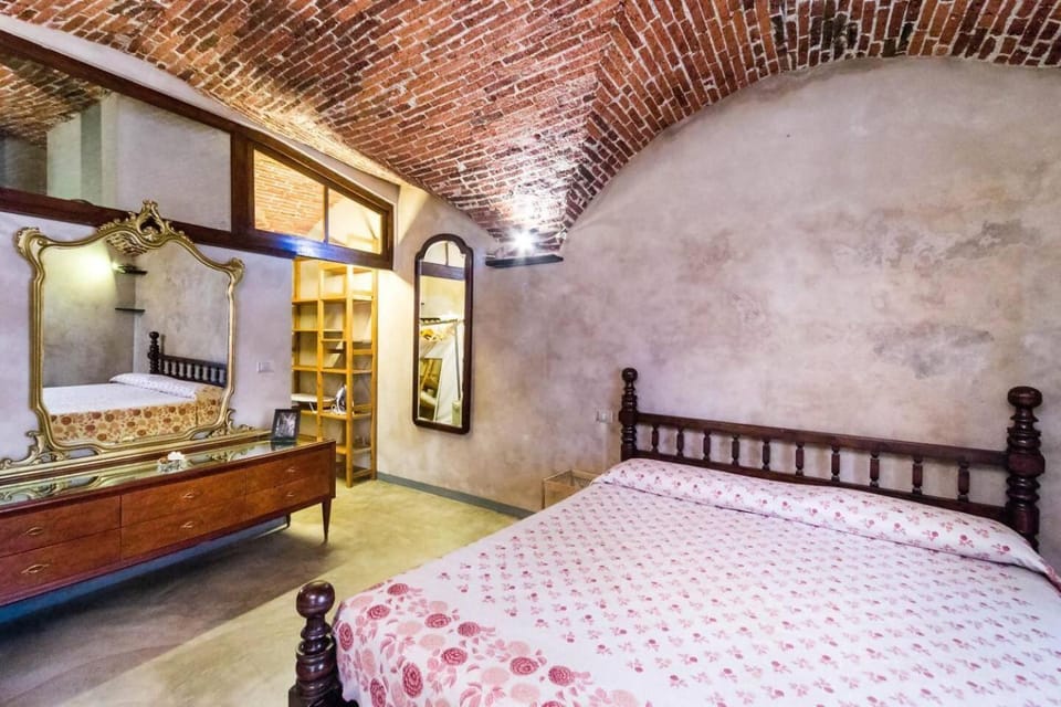 lovingenoa wood - passion Apartment in Genoa