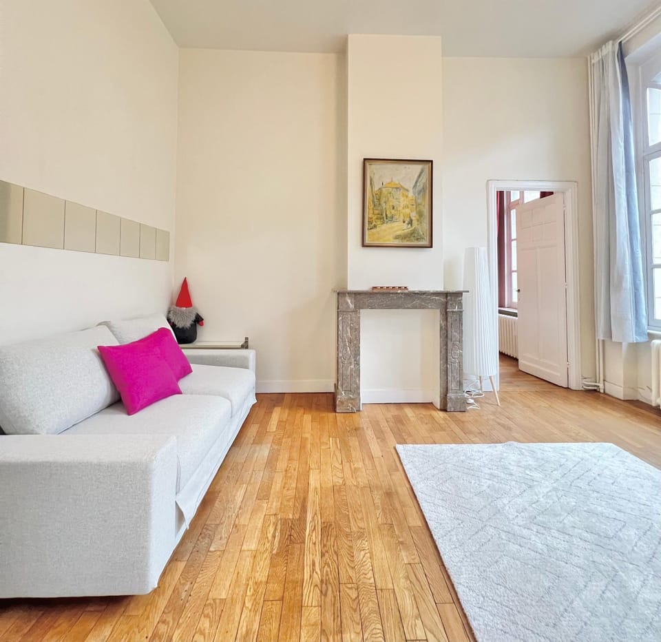 Bed, Living room, Seating area