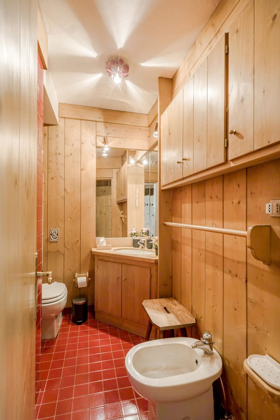 Shower, Toilet, Bathroom, bidet, towels