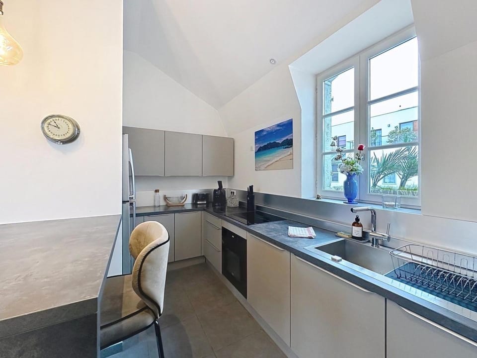 Kitchen or kitchenette, Dining area, dishwasher, pet friendly, stove