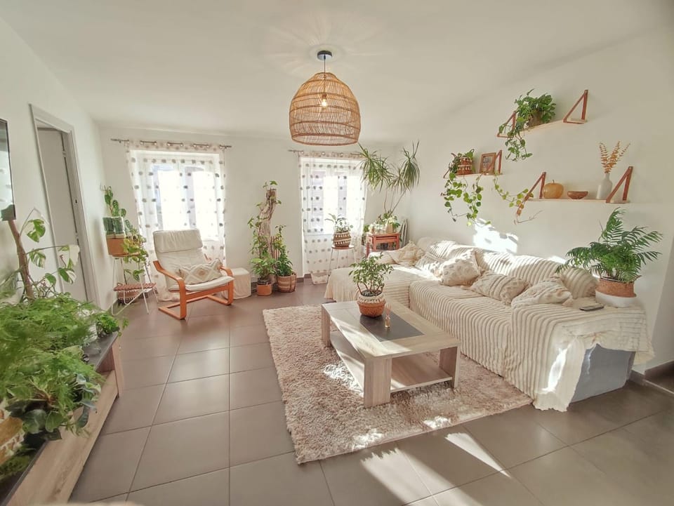 Communal lounge/ TV room, Living room, Seating area