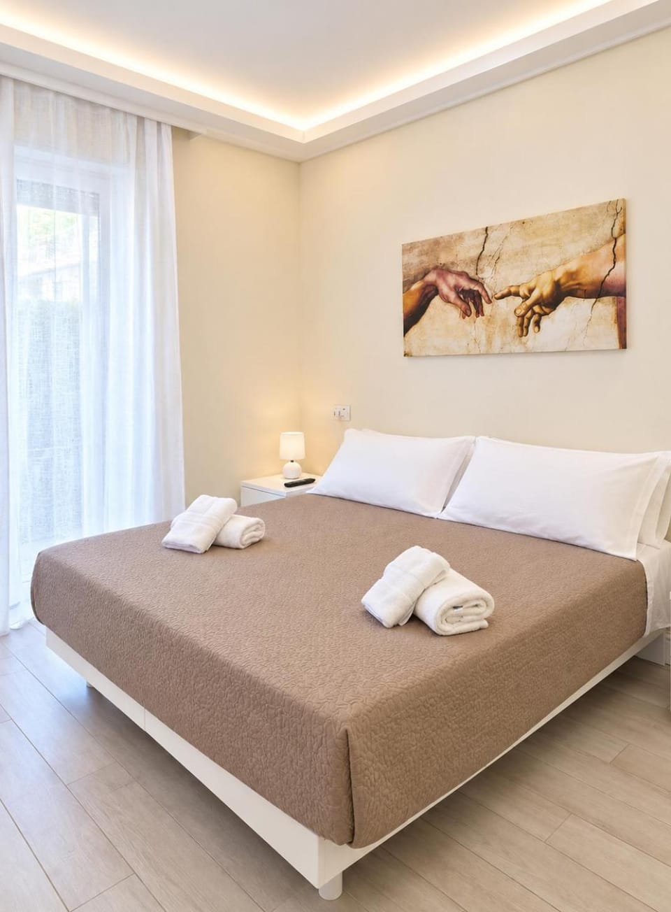 Bed, Photo of the whole room, Bedroom, towels