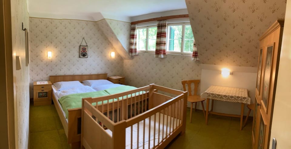 Bed, Photo of the whole room, Bedroom, cot
