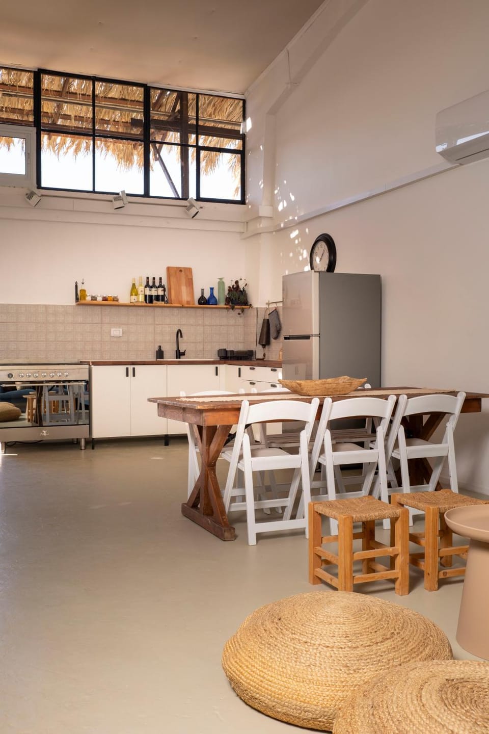 Dining area, kitchen