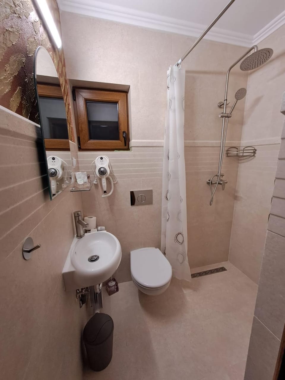 TaniRoom Bed and Breakfast in Romania