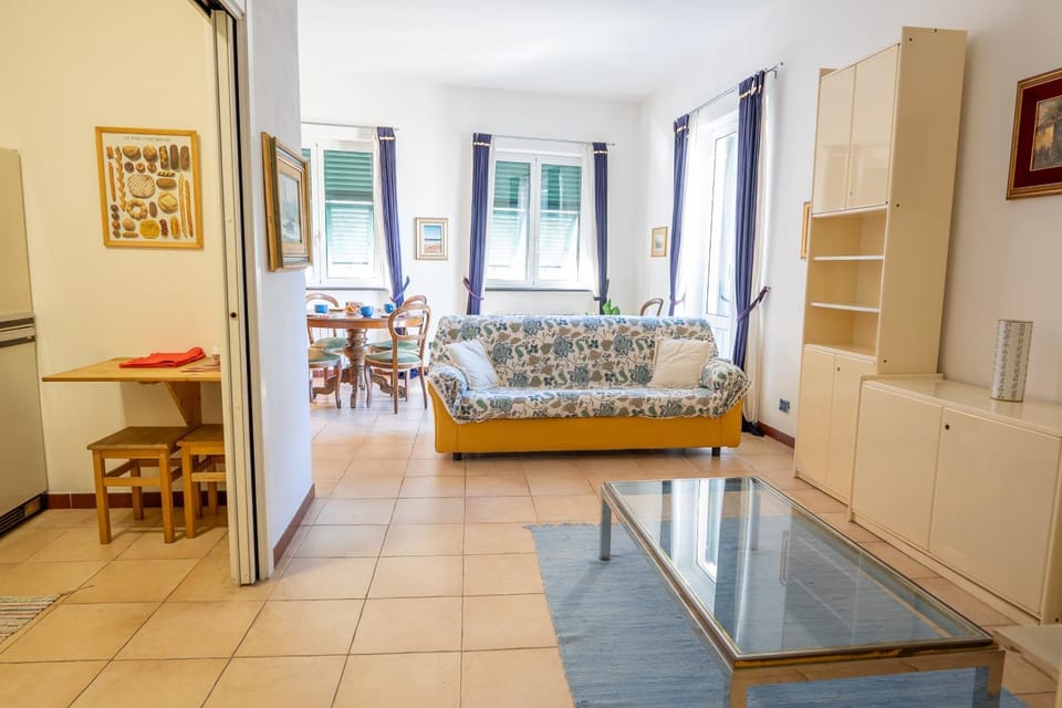 Lovingenoa - White House Apartment in Genoa