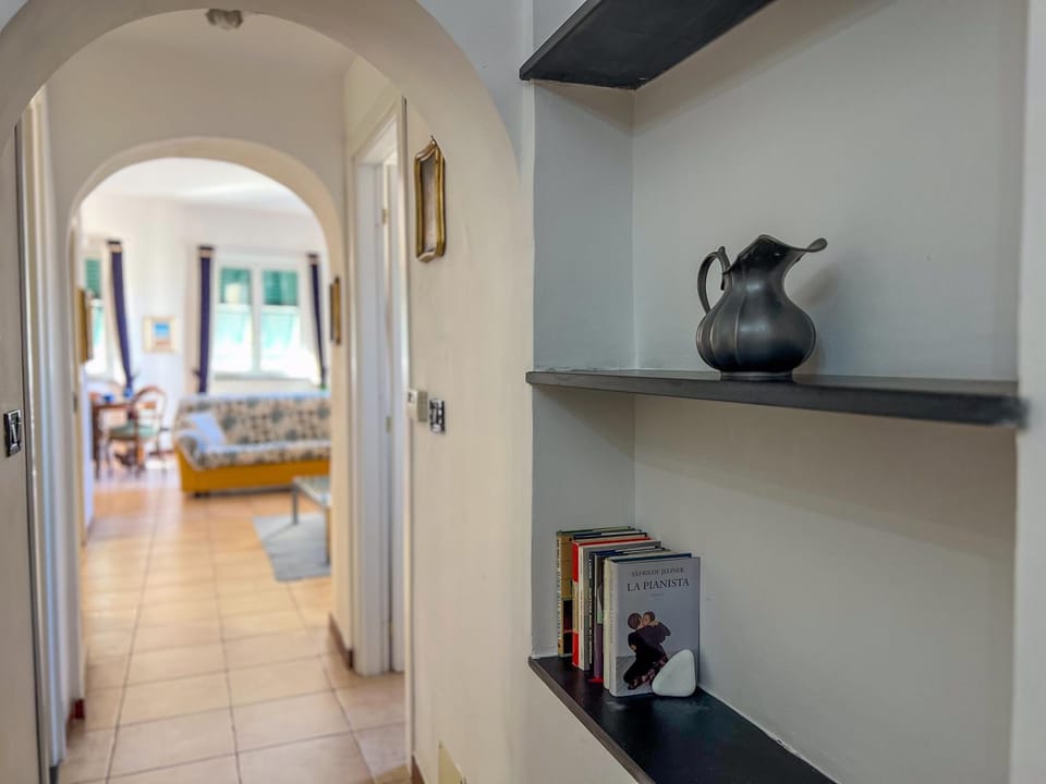 Lovingenoa - White House Apartment in Genoa