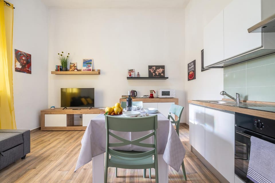 Kitchen or kitchenette, Living room, Lunch