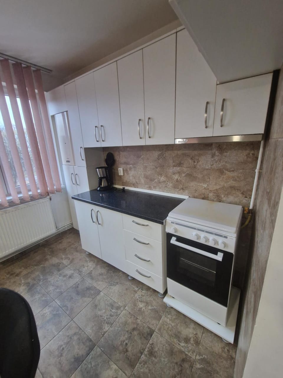 Coffee/tea facilities, Meals, hair dryier, microwave, oven, dryer, kitchen