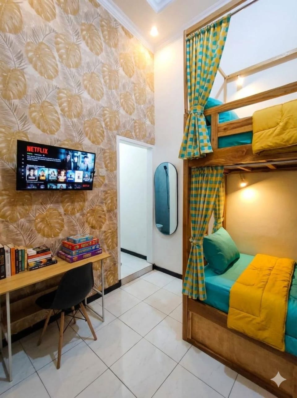 Communal lounge/ TV room, Photo of the whole room, Bedroom