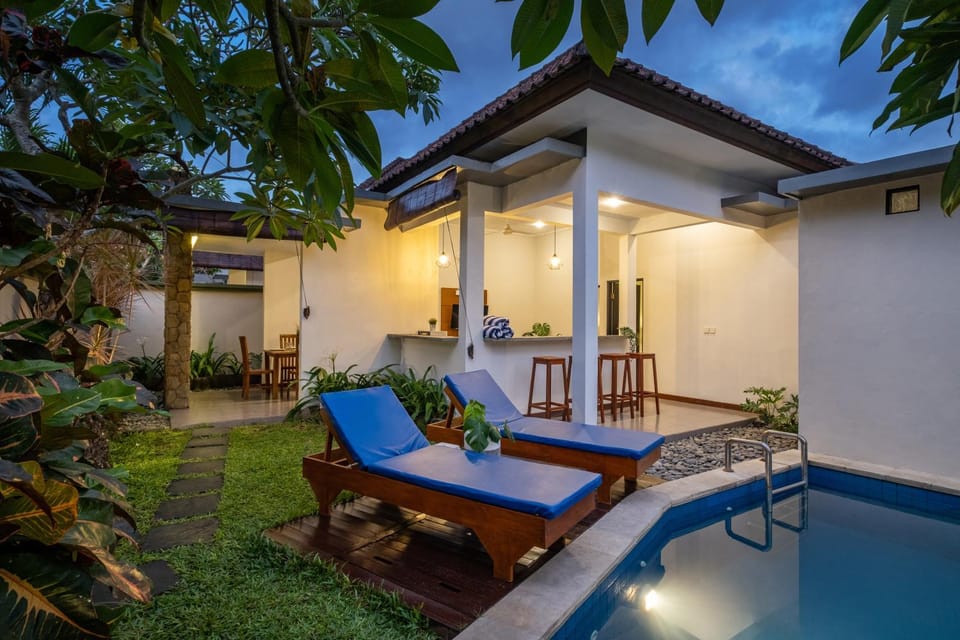Property building, Day, Natural landscape, Garden, Living room, Seating area, Garden view, Pool view, Swimming pool, sunbed