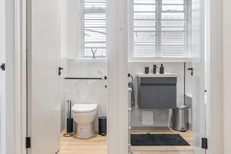 Toilet, Bathroom