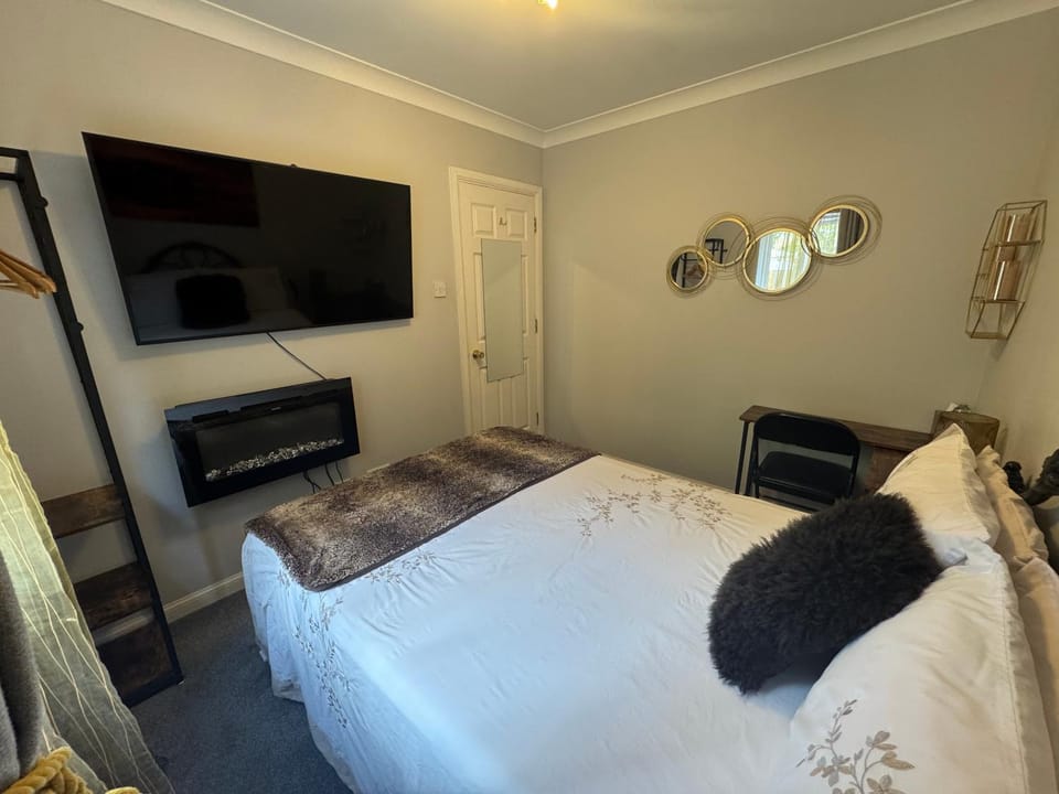 Bed, Photo of the whole room