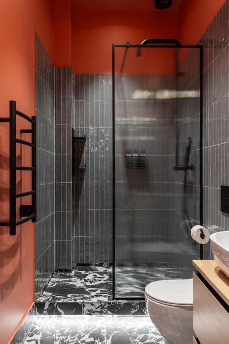 Premium Design - Top Location - Fast WiFi Apartment in Riga